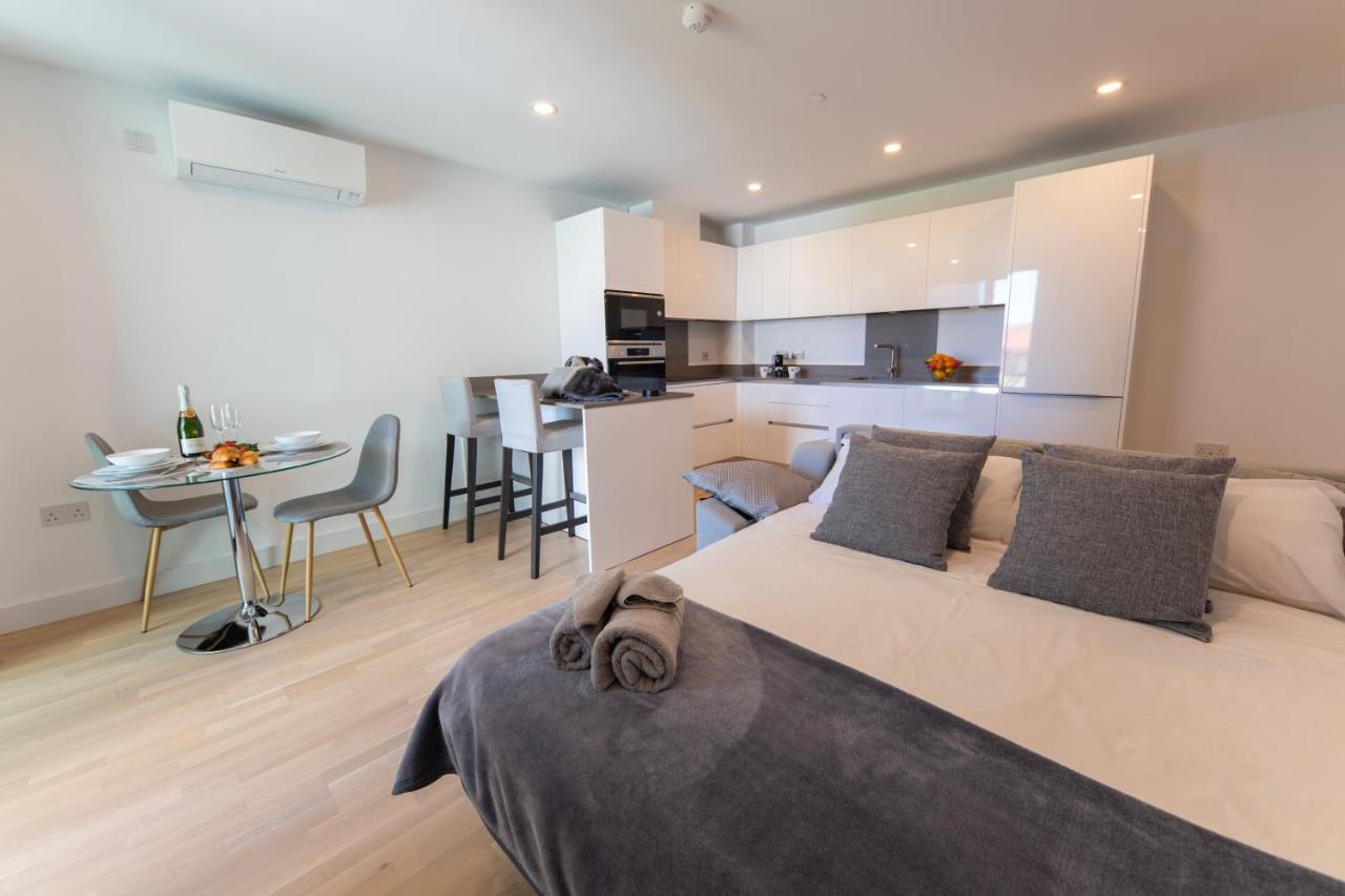 Brand New Luxury 1 Bed 2 Bath Apartment - Spa & Pool Gibraltar Eksteriør bilde