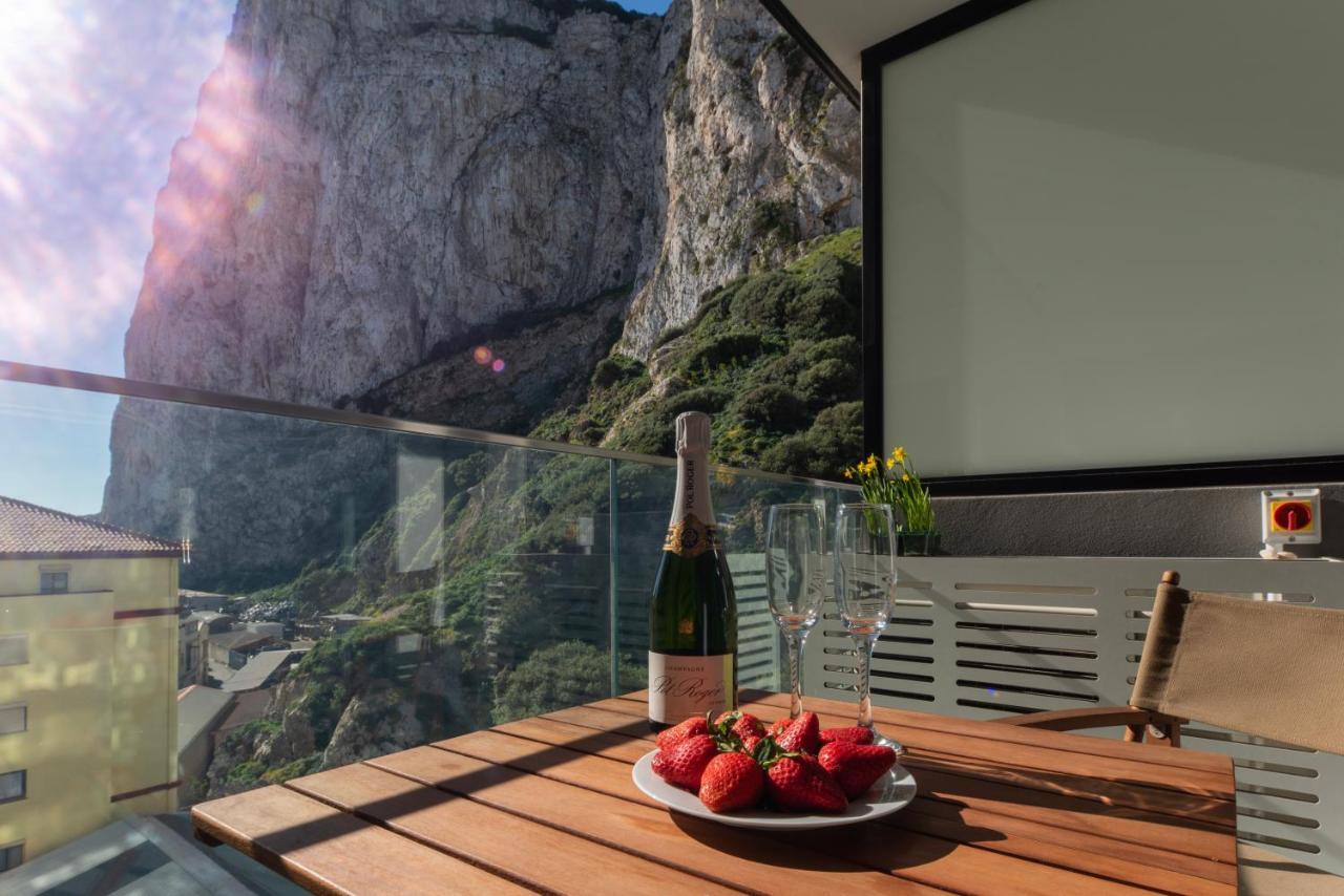 Brand New Luxury 1 Bed 2 Bath Apartment - Spa & Pool Gibraltar Eksteriør bilde